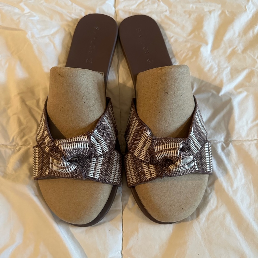 NWB Rothys Sandals - Picture 2 of 5